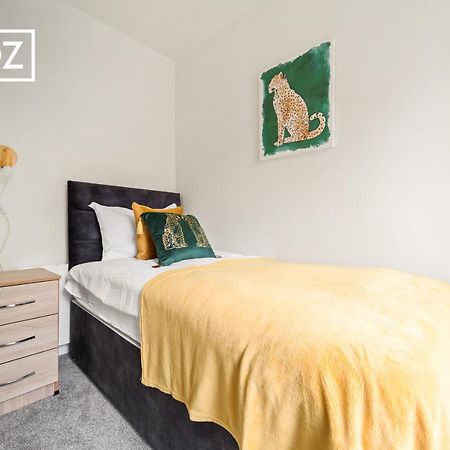ليدز Spacious 4 Bedroom 3 Bath House For Families & Contractors With Free Parking, Fast Wi-Fi & Netflix By Firoz Property Management المظهر الخارجي الصورة