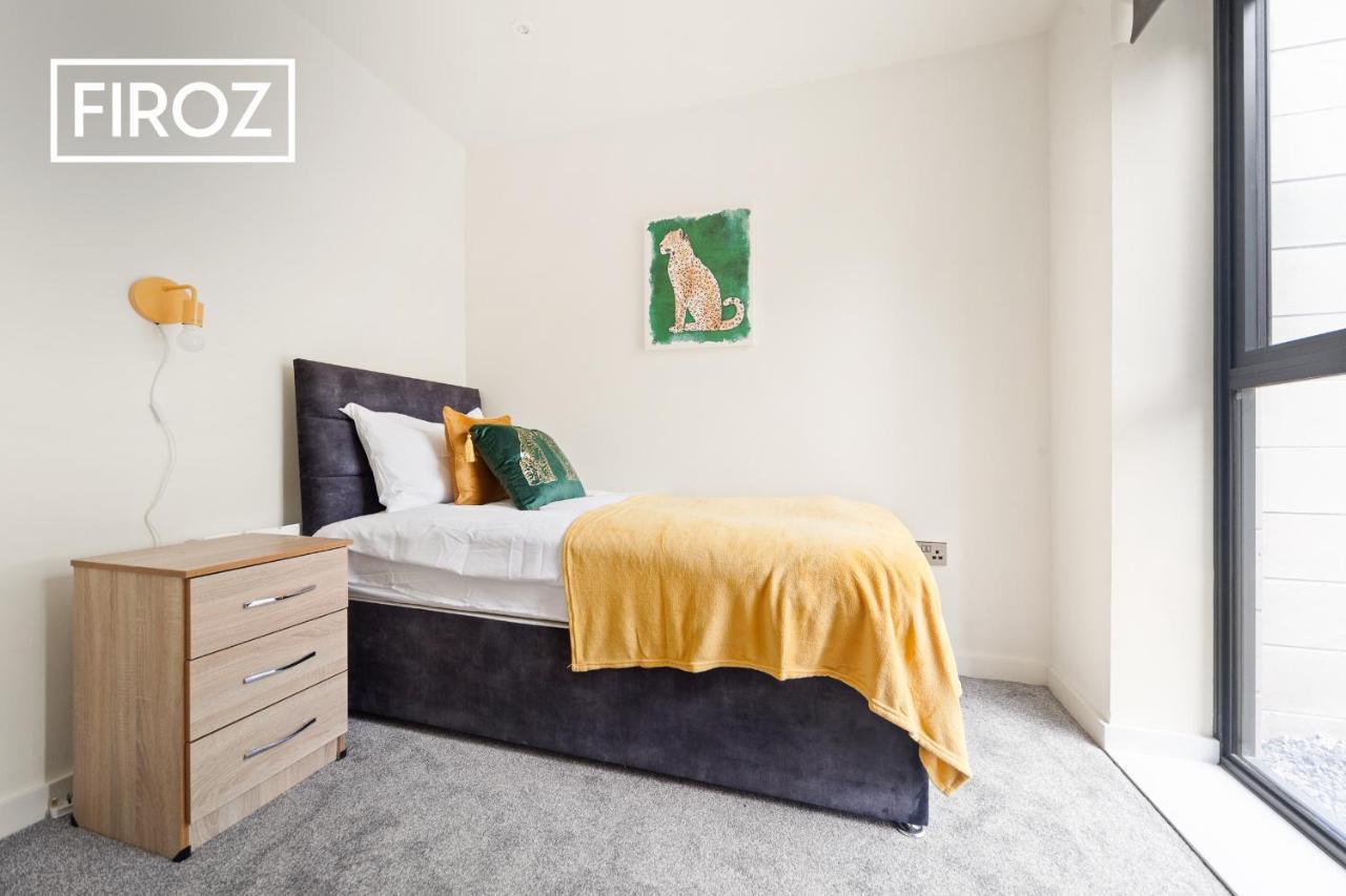 ليدز Spacious 4 Bedroom 3 Bath House For Families & Contractors With Free Parking, Fast Wi-Fi & Netflix By Firoz Property Management المظهر الخارجي الصورة